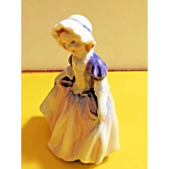 Vintage Royal Doulton Figurines "Dinky Doo HN1678" & "Bo Peep HN1811" 1930's - Picture 12 of 16